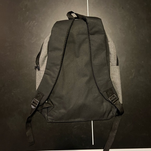 Herschel Drive back pack (Quantity 3) - Picture 2 of 5